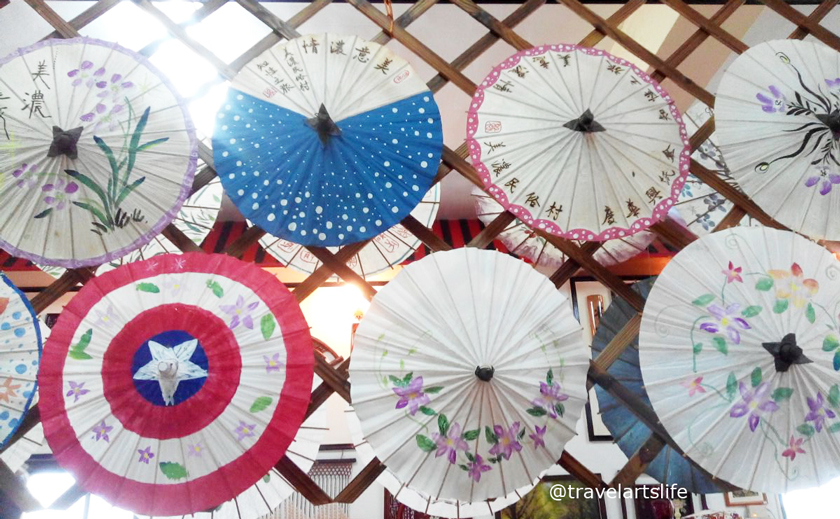 These are the smallest sized umbrellas. The umbrellas hold a special 'family' significance to the Hakka culture.
