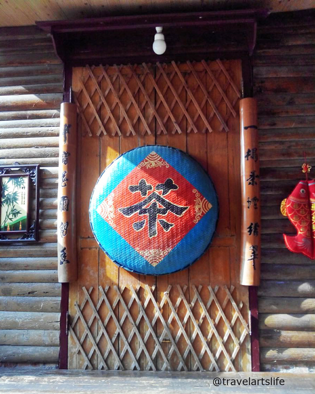 Imagine living or working from a space that had decor like this? At Meinong Hakka Cultural Village.